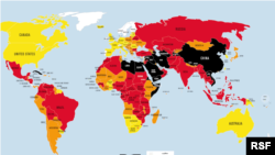 ایران و چند کشور دیگر به خاطر پائین بودن آزادی رسانه‌ها، در این نقشه به رنگ سیاه مشخص شده‌اند. عکس از: www.rsf.org