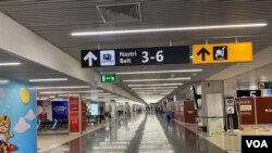 Rome’s airport in Italy remains deserted and silent. (Jamie Dettmer/VOA)