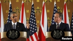 U.S. President Barack Obama and British Prime Minister David Cameron hold a news conference following their meeting at 10 Downing Street in London, Britain, April 22, 2016. 