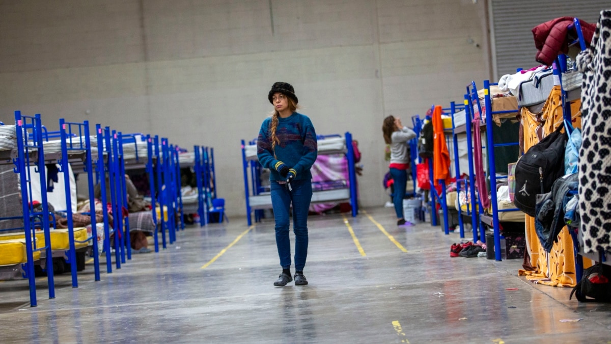 US Border Cities Strained Ahead of Expected Migrant Surge - Vimarsana News