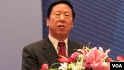 前中国人民银行行长、现任中国国际经济交流中心副理事长戴相龙资料照 (美国之音张楠拍摄) 