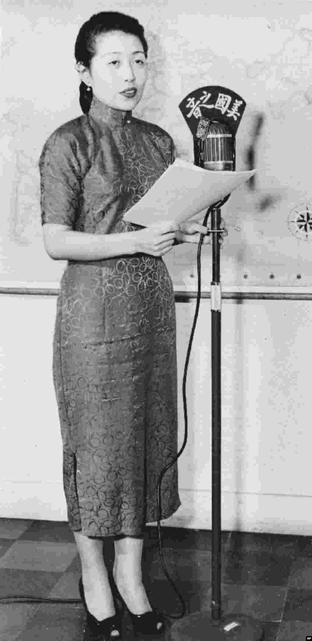 老照片回顾：美国之音中文广播70年