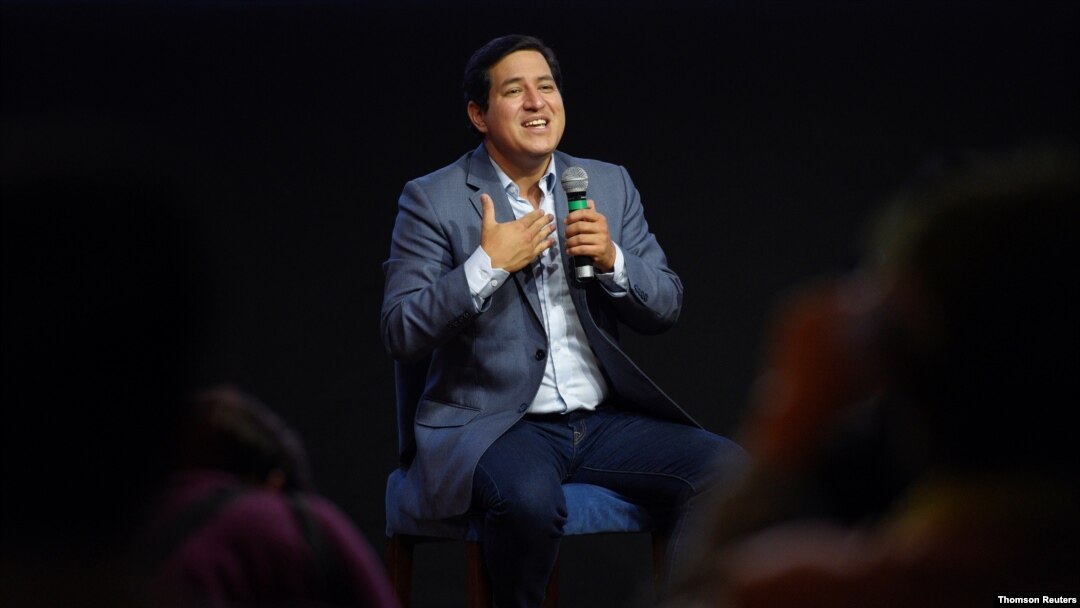 El candidato presidencial de Ecuador, Andrés Arauz, se dirige a la audiencia durante la elección presidencial, en Quito el lunes 8 de febrero del 2021. 