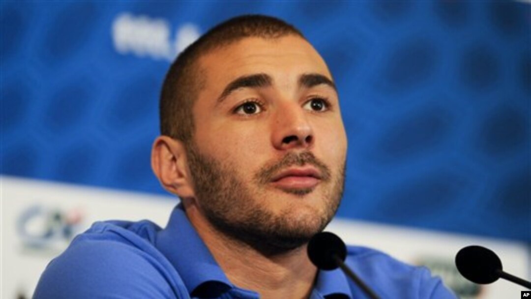 Karim Benzema mengaku beberapa kali dihubungi klub Premiere League Inggris Manchester United.