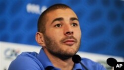 Karim Benzema mengaku beberapa kali dihubungi klub Premiere League Inggris Manchester United.