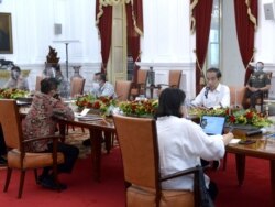 Presiden Joko Widodo dalam Rapat Terbatas di Istana Negara , Jakarta , Senin (16/11). (Biro Setpres)