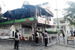 Restoran Legian di pusat turis Malioboro dibakar pendemo. (Foto: Nurhadi)