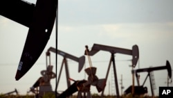 La producción de petróleo de países fuera de la OPEP, como Estados Unidos, ha mantenido estables los precios del crudo en los últimos años.