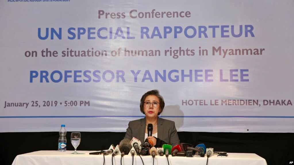 ျမန္မာဆုိင္ရာ ကုလလူ႔အခြင့္အေရးအထူးကိုယ္စားလွယ္ ယန္ဟီးလီ- ဘဂၤလားေဒ့ရွ္၊ Cox's Bazar က ဒုကၡသည္စခန္းကိုသြားၿပီးေနာက္ သတင္းစာရွင္းလင္းပြဲျမင္ကြင္း။ (ဇန္နဝါရီ ၂၅၊ ၂၀၁၉)