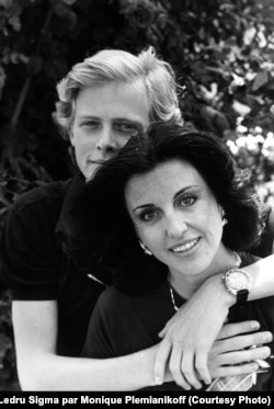 Albina du Boisrouvray with her son Francois-Xavier Bagnoud. He died in 1986 during a search-and-rescue operation in Mali. (PHOTO/Philippe Ledru Sigma par Monique Plemianikoff.)