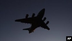 리비아 공습을 벌이는 연합군 항공기
