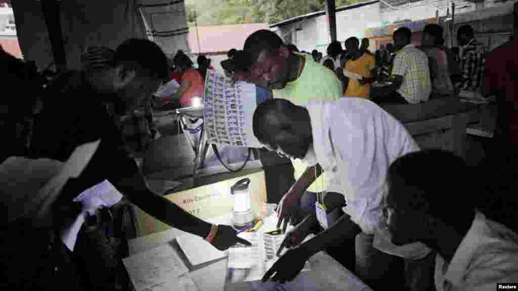 Haïti : trois morts lors du premier tour des élections législatives, 9 août 2014