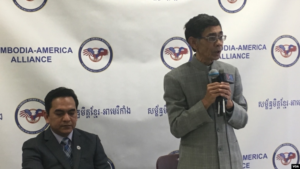 ព្រះអង្គម្ចាស់ស៊ីសុវត្តិ ធម្មកោ មន្ត្រីជាន់ខ្ពស់គណបក្សសង្គ្រោះជាតិ ថ្លែងនៅក្នុងវេទិកាមួយដែលរៀបចំឡើងដោយសម្ព័ន្ធមិត្តខ្មែរអាមេរិកាំង នៅថ្ងៃសៅរ៍ ទី២១ ខែមករា ឆ្នាំ២០១៧។ (សុខ ខេមរា/VOA)