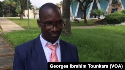 Arnoll Zoh souhaite que le secteur privé contribue fortement dans la lutte contre le chômage qui affecte les handicapés, à Abidjan, le 9 novembre 2017. (VOA/Georges Ibrahim Tounkara)