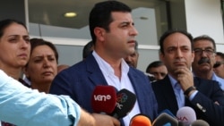 Selahattin Demirtaş siyasetvanê Kurd yê Zîndankirî li Tirkiyê