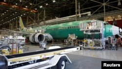 波音新的737 MAX-9在美国华盛顿州连顿市的厂房设施中装配制造（2017年2月13日照片）