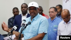 PM Bahama Dr. Hubert Minnis memberikan keterangan kepada media di Nassau, Bahamas, 3 September 2019. (Foto: dok). 