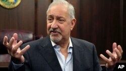FILE - Attorney Mark Geragos talks to the media during a news conference in downtown Los Angeles, Sept. 2, 2016. 