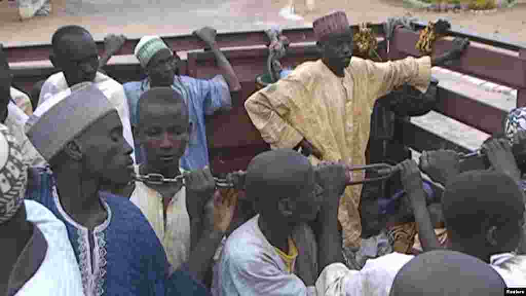 Des otages nigérians détenus par Boko Haram ont été mis libérés par l'armée camerounaise à Maroua, au Cameroun, le 5 décembre 2015.