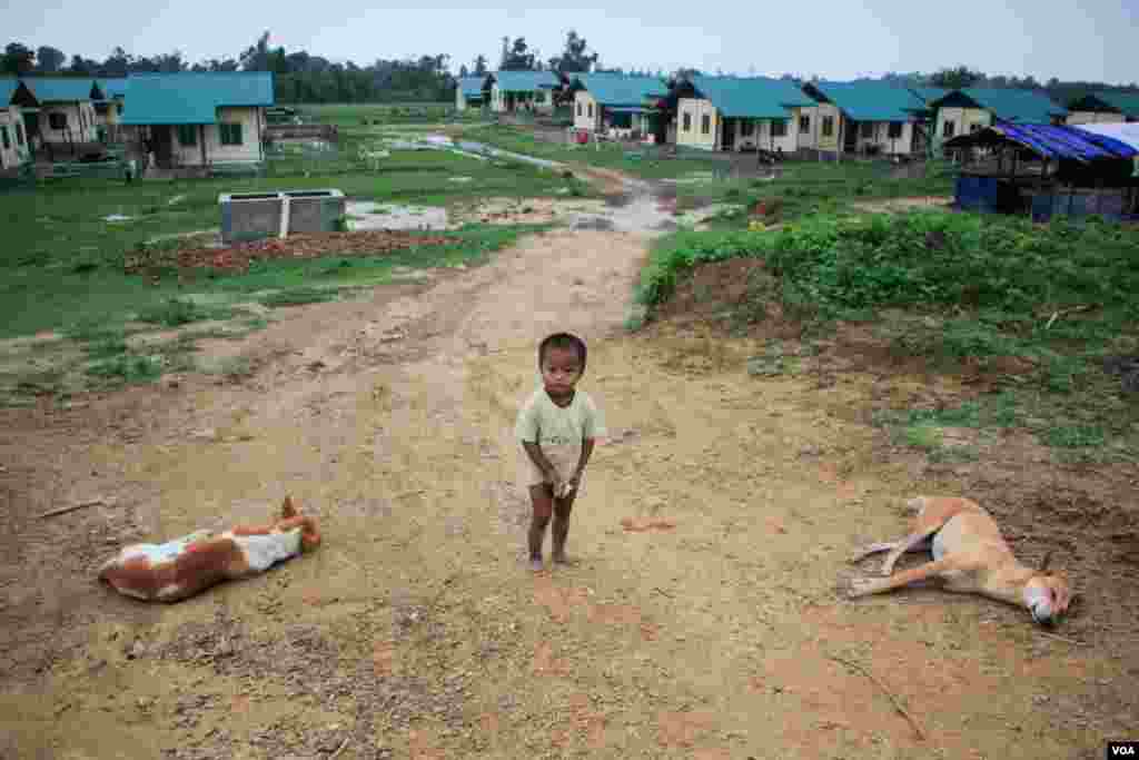 Those housing are donated by Pegu division administration for Mro ethnic people, in Maungdaw