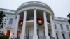 Božić u Beloj kući: Predsednik i prva dama zahvalili se pripadnicima vojske