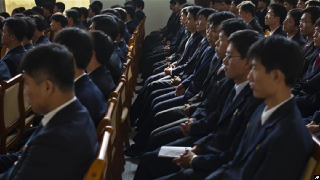 지난 2011년 10월 북한 평양과학기술대학교에서 강의를 듣는 학생들. (자료사진)