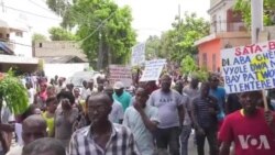 Ayiti: Ouvriye Sou-Tretans yo Anonse Plizyè Jou Grev Kote Yap Reklame 800 Goud Kòm Salè Jounalye