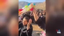 کِل کشیدن و پایکوبی در خاکسپاری عرشیا احمدپور، جوان کشته شده اهل ایذه