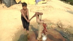 Refugees at the Rohingya camps use communal water pumps and toilets, which increase the risk of transmitting the coronavirus. (Dave Grunebaum/VOA)