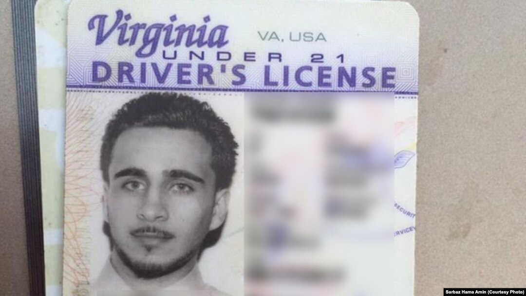 Licencia de conducir de un estadounidense identificado como Mohamed Jamal Khweis, acusado de ser miembro del grupo Estado Islámico, quien se ha entregado a las fuerzas pershmerga en el norte de Irak.