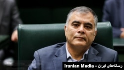 محسن پاک‌نژاد، وزیر مستعفی نفت جمهوری اسلامی
