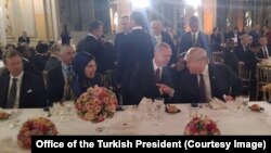 El presidente de Turquía, Recep Tayyip Erdogan y el presidente EE.UU. Donald Trump, en París, Francia, el 10 de noviembre 2018