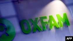Le logo d'Oxfam dans l'une des librairies de l'organisation à Glasgow, en Écosse, le 10 février 2018.
