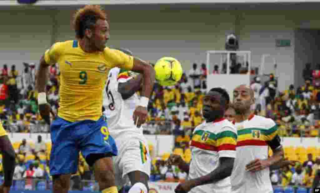 Gabon striker Pierre-Emerick Aubameyang (9) attempts to score during their quarter-final match of the 2012 African Cup of Nations football tournament against Mali at the Stade De L'Amitie Stadium in Gabon's capital Libreville February 5, 2012.