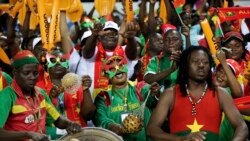 De nombreux bars de Ouagadougou réservent des groupes de style cubain