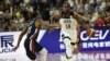 L'américain Khris Middleton (d) dribble le français Andrew Albicy lors du quart de finale de la Coupe du monde de basketball opposant les États-Unis et la France à Dongguan le 11 septembre 2019. (Photo de Ye Aung Thu / AFP)