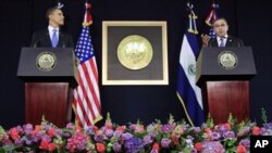 US President Barack Obama with President of El Salvador Mauricio Funes during their joint news conference at the National Palace in San Salvador, March 22, 2011