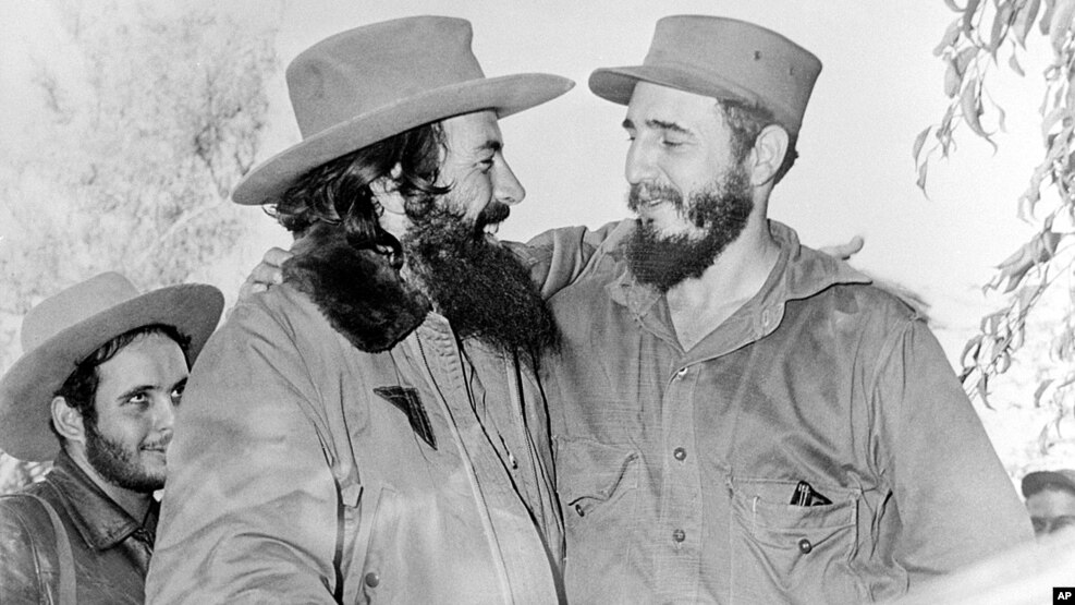 Castro con otro de los líderes de la revolución, el comandante Camilo Cienfuegos, en 1959.