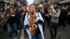 Pemogokan Massal Memprotes Aturan Pensiun Berlanjut di Perancis