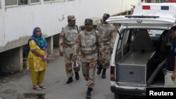 وژل شوو کې کسانو کې د تحريک طالبان پاکستان کراچۍ کې د مومندو ايجنسۍ امير عبدالرحمان ، دهغه نائب امير عارف ، عبدالغني او صديق شامل دي