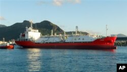 یه‌کێـک له‌و که‌شـتیانه‌ی له‌ لایه‌ن چه‌ته‌ ده‌ریایـیه‌کانی سۆماڵیا ڕفێندراوه‌، (ئه‌رشیفی وێنه‌)