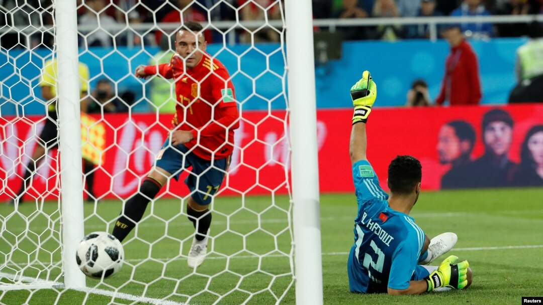 Pesepak bola Spanyol Iago Aspas mencetak gol kedua untuk timnya dalam laga penyisihan Grup B antara Spanyol dan Maroko di Stadion Kaliningrad, 25 Juni 2018.