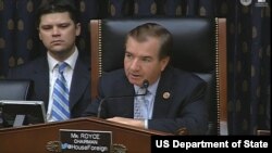 众议院外交委员会主席，共和党众议员罗伊斯（Ed Royce）（资料照片）