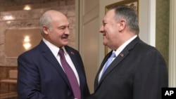 AQSh Davlat kotibi Mayk Pompeo Minskda Prezident Aleksandr Lukashenko bilan uchrashgan edi, 1-fevral, 2020