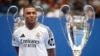 Le Real Madrid dévoile sa nouvelle star Kylian Mbappé au stade Santiago Bernabeu de Madrid, le 16 juillet 2024. REUTERS / Juan Medina
