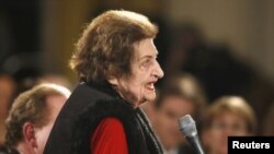 Tras haber dicho que Israel debía irse de los territorios palestinos Helen Thomas puso fin a su carrera como periodista.