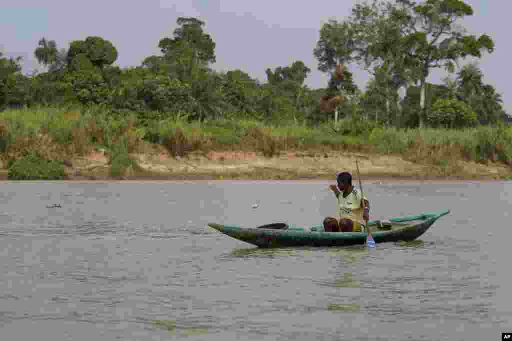 د نایجر په ډلتا سیمه کې یو کب نیونکی