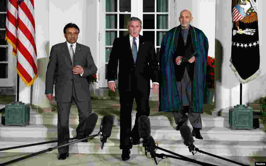 27 ستمبر 2006 کو پرویز مشرف نے اس وقت کے امریکی ہم منصب صدر جارج ڈبلیو بش سے وائٹ ہاؤس میں ملاقات کی۔ تصویر میں افغانستان کے سابق صدر حامد کرزئی بھی نمایاں ہیں۔ یہ تصویر وائٹ ہاؤس کے روز گارڈن میں اتاری گئی تھی۔&nbsp; &nbsp;