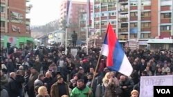 Protest na trgu Šumadija u Kosovskoj Mitrovici
