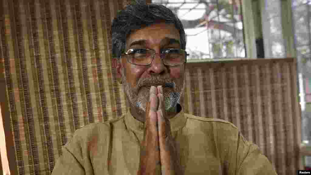 Le Prix Nobel de la paix 2014 Kailash Satyarthi parle avec des journalistes à New Delhi, le 10 octbre 2014. REUTERS/Adnan Abidi 
